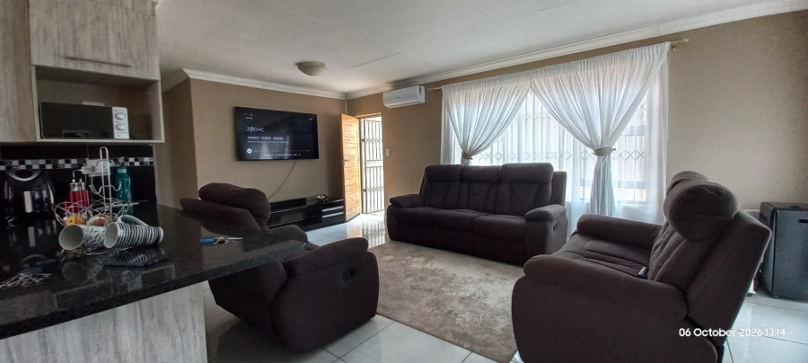 3 Bedroom Property for Sale in Ellaton North West